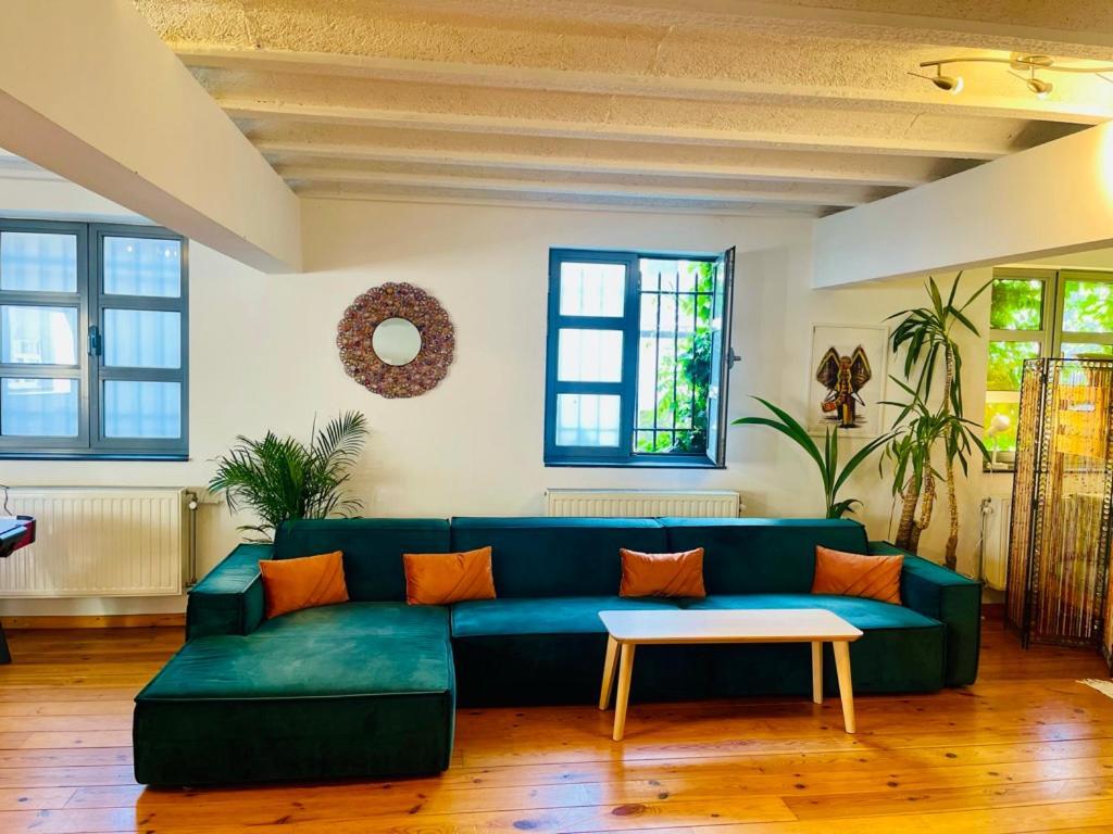 Down Town Oasis-Spacious Loft With Private Parking بروكسل المظهر الخارجي الصورة